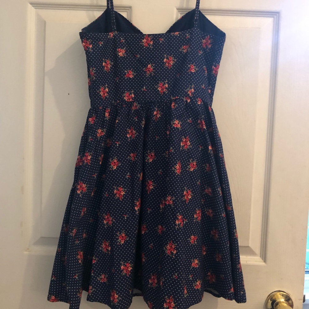 Sundress - Picture 4 of 7